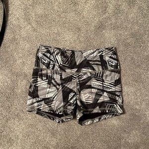 Fleo shorts power high rise